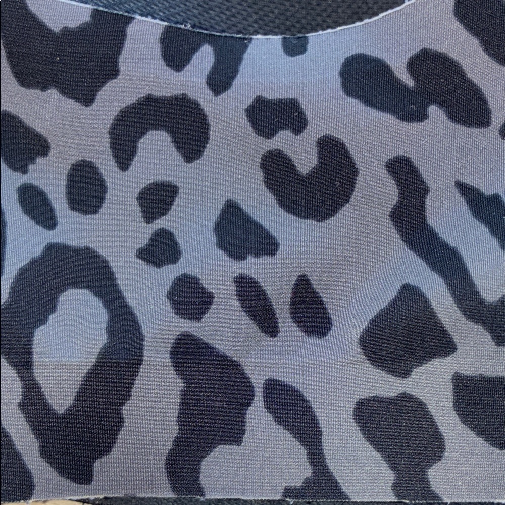 Victoria Secret Sport Black and Gray Leopard Sports Bra No Size Tag Best 32DD - Picture 9 of 10